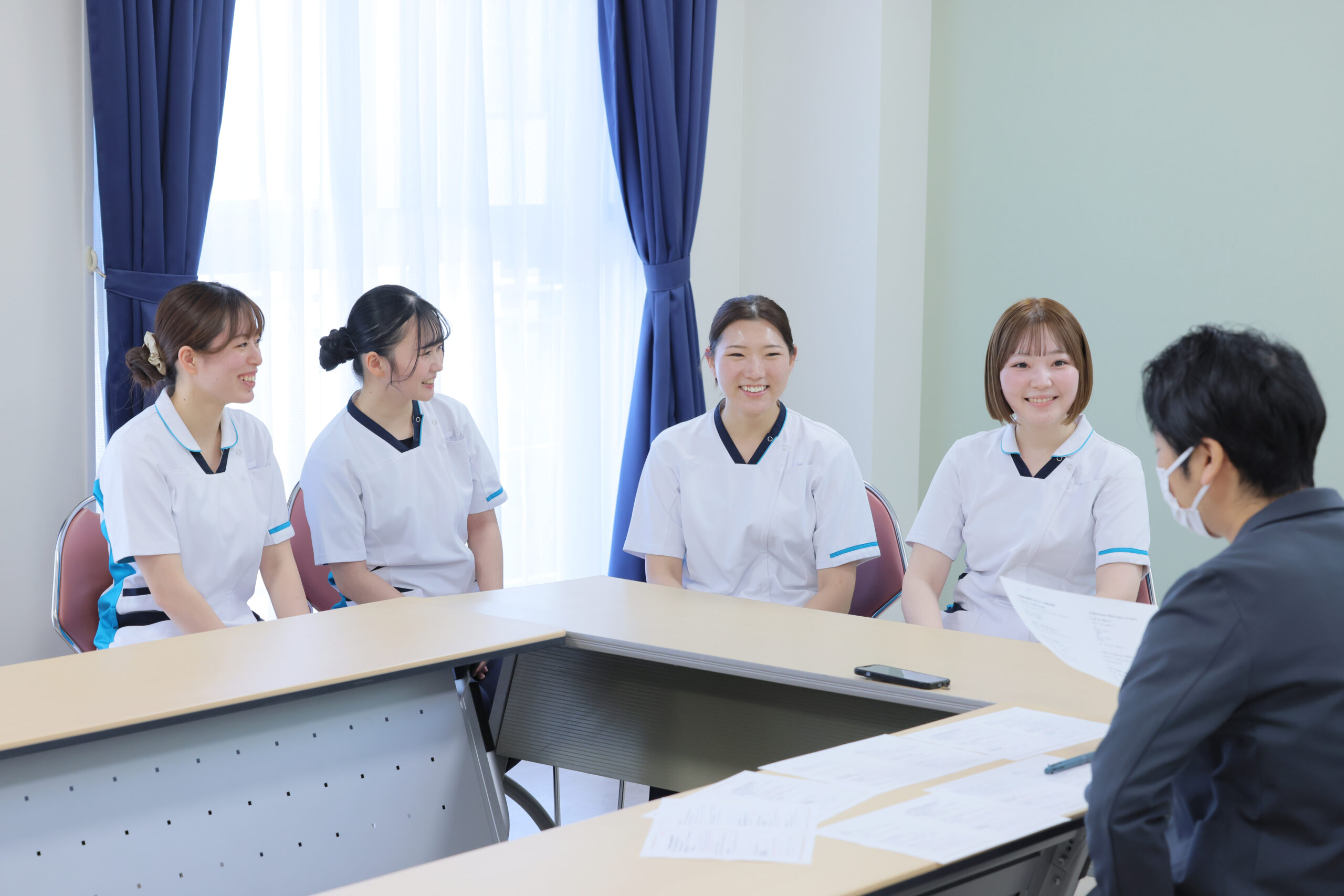 大阪府岸和田市にある三次救急病院・岸和田徳洲会病院の心臓血管外科病棟で働く新人看護師座談会