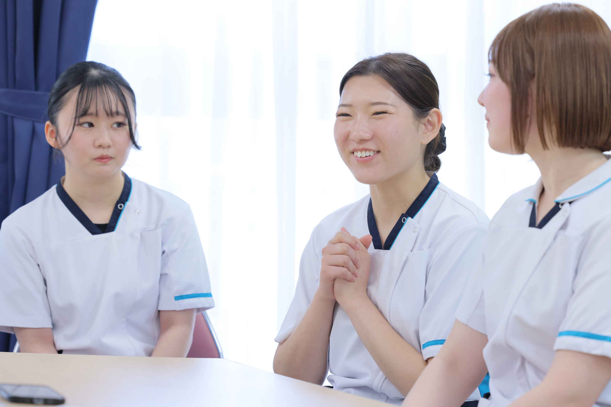 大阪府岸和田市にある三次救急病院・岸和田徳洲会病院の心臓血管外科病棟で働く新人看護師座談会