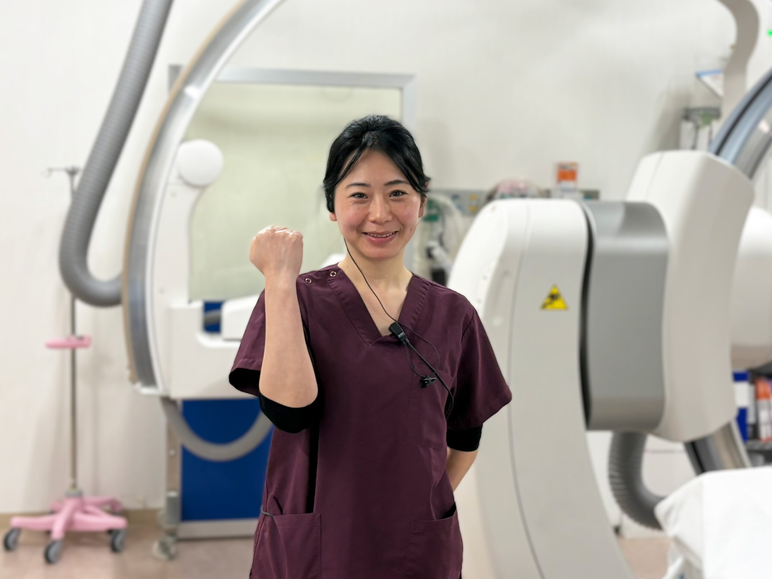 大阪府岸和田市にある三次救急病院・岸和田徳洲会病院のカテ室で働く看護師