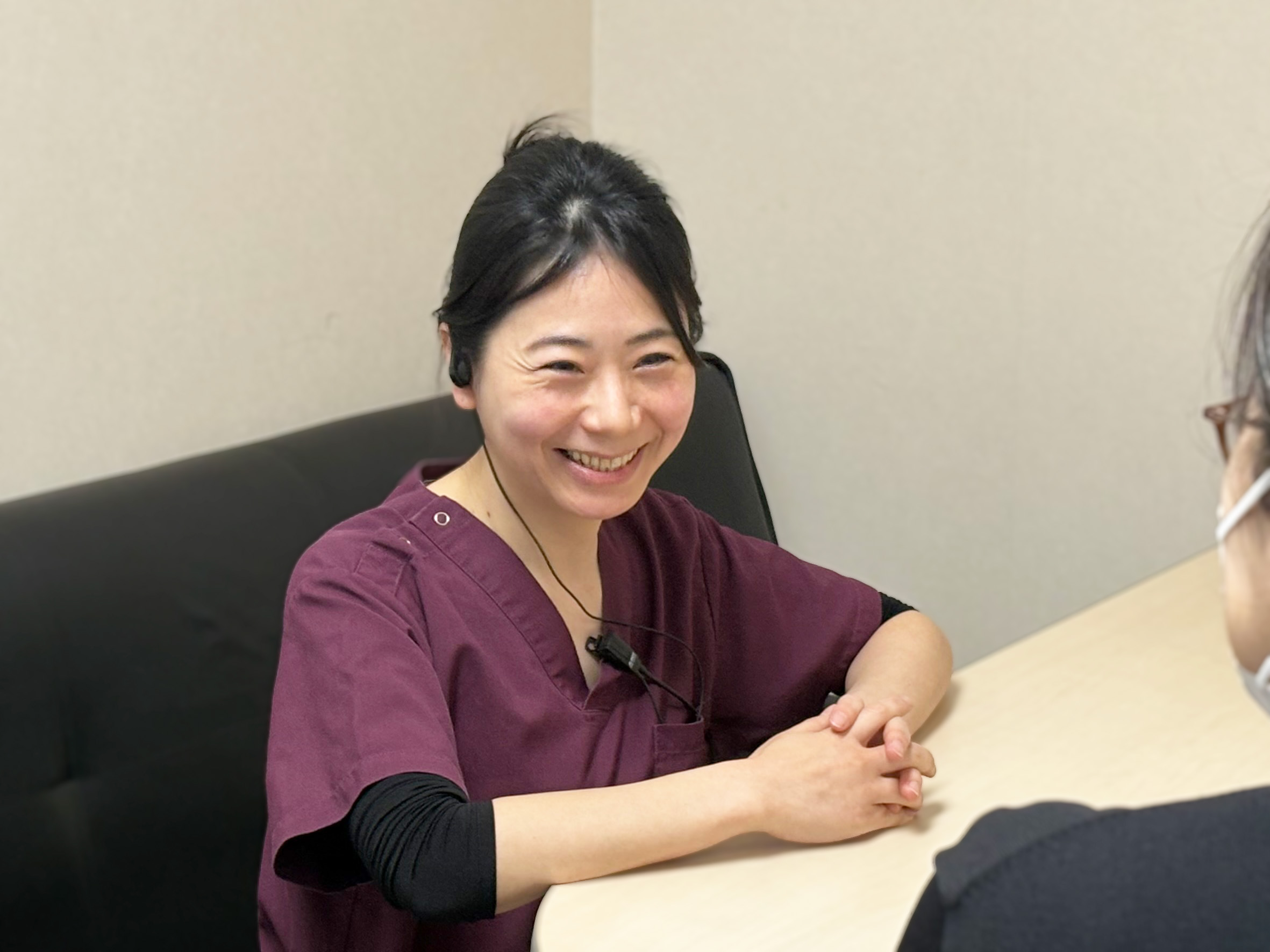 大阪府岸和田市にある三次救急病院・岸和田徳洲会病院のカテ室で働く看護師