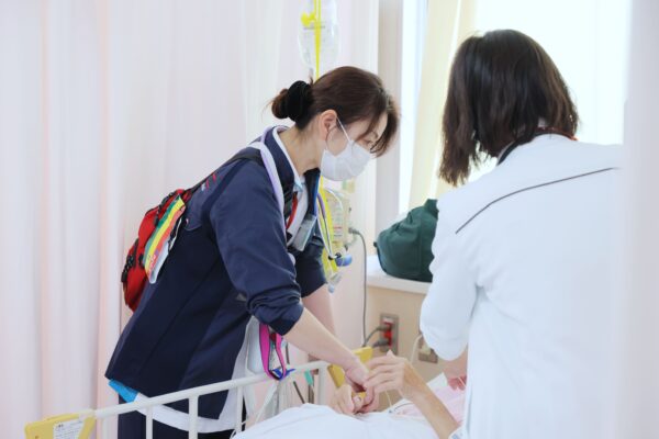 大阪府岸和田市にある三次救急医療機関・医療法人 徳洲会 岸和田徳洲会病院の救急病棟で働く救急看護認定看護師